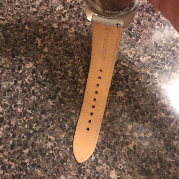 NEW Women’s Rose Gold Fossil Watch - Picture 5 of 6